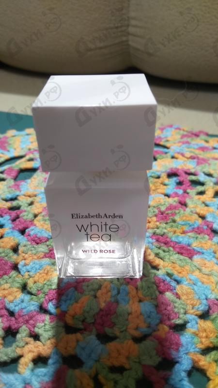 Духи White Tea Wild Rose от Elizabeth Arden